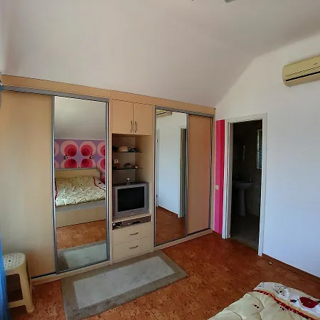 Tatil Evi на приватному пляжу - совіньйон 2025