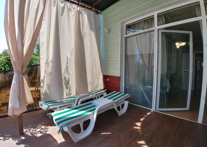 Котедж На Приватному Пляжі - Совіньйон Одеса *