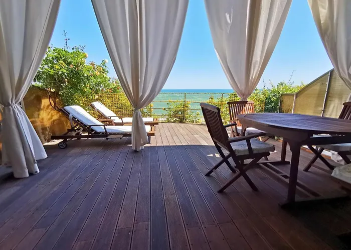 Котедж На Приватному Пляжі - Совіньйон Одеса * Odessa