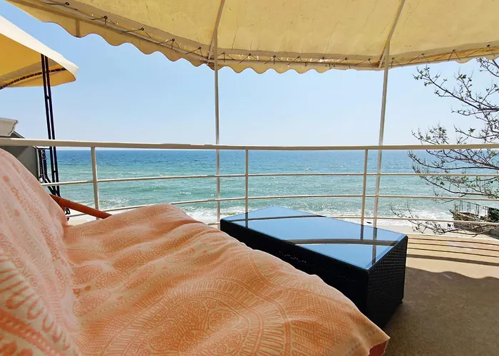 Котедж На Приватному Пляжі - Совіньйон Одеса * Odessa