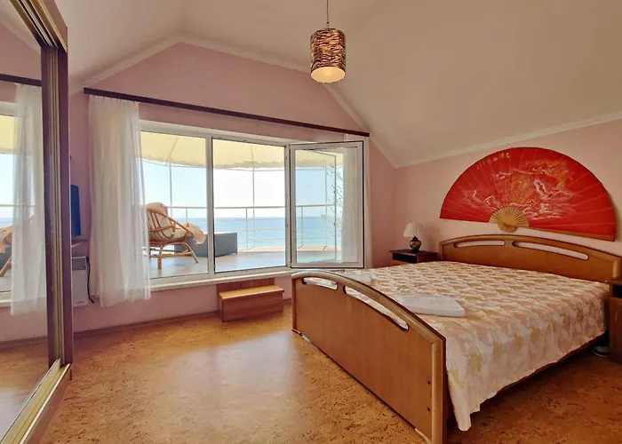 Котедж На Приватному Пляжі - Совіньйон Одеса *