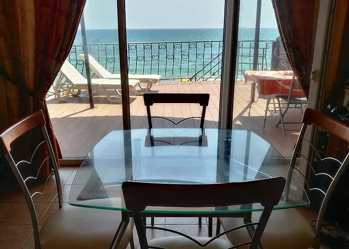 Котедж На Приватному Пляжі - Совіньйон Одеса * Odessa