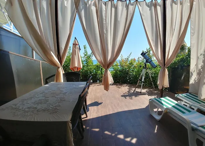 Котедж На Приватному Пляжі - Совіньйон Одеса